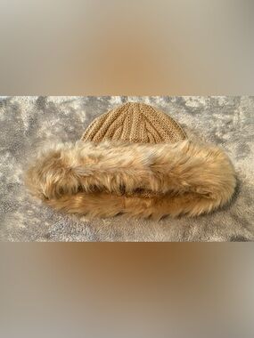 Silverstone Women's Faux Fur Knit Crown Winter Beanie Hat Tan